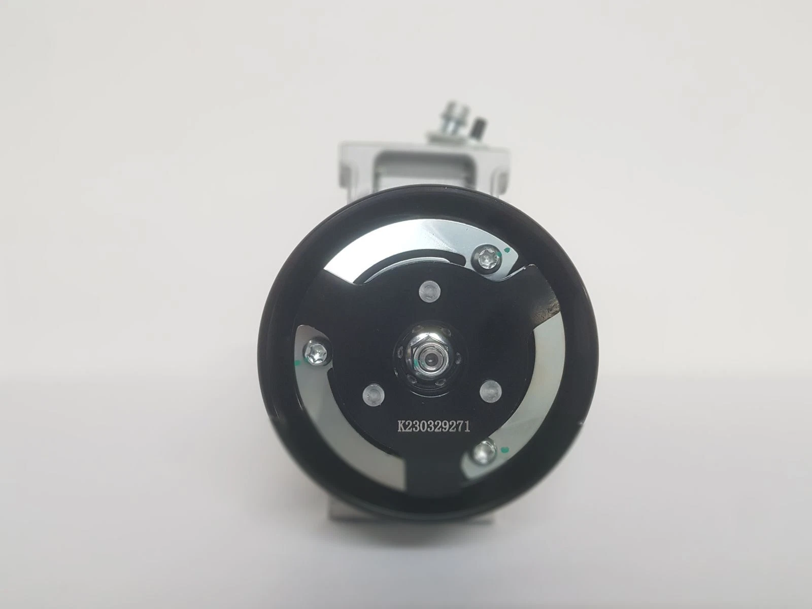 1K0820803A - Air Conditioning Compressor - Image 3